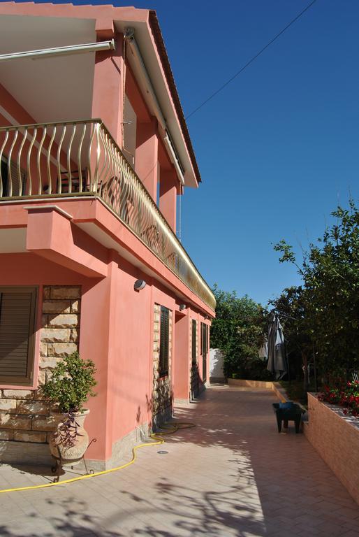 Bed and Breakfast La Rosa Del Deserto Scicli Zewnętrze zdjęcie